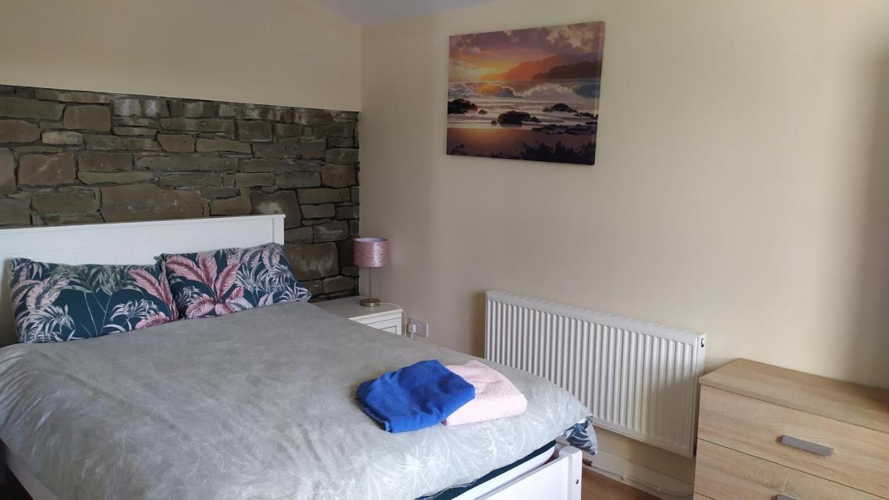 Lovely Cosy Cottage Close To Atlantic Beaches Dromore West Exterior foto